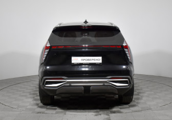 Подержанный автомобиль Geely Atlas 2024 года (6 фото)
