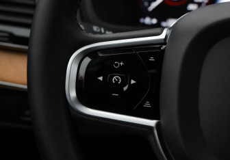 Подержанный автомобиль Volvo XC90 2019 года (18 фото)