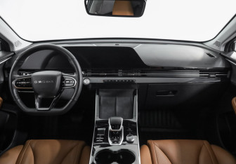 Подержанный автомобиль Omoda C5 2023 года (10 фото)