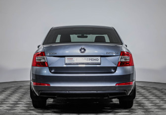 Подержанный автомобиль Skoda Octavia Liftback 2016 года (6 фото)