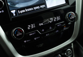 Подержанный автомобиль Nissan Murano Suv 2017 года (17 фото)