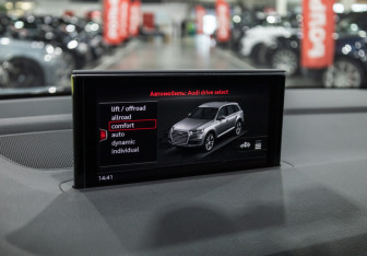 Подержанный автомобиль Audi Q7 2018 года (24 фото)