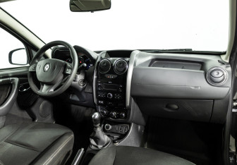 Подержанный автомобиль Renault Duster 2018 года (9 фото)