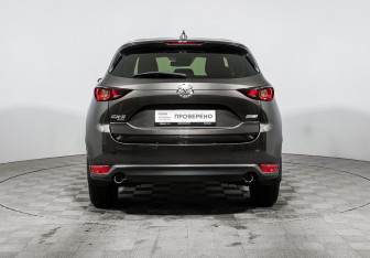 Подержанный автомобиль Mazda CX-5 2018 года (6 фото)