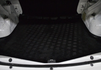 Подержанный автомобиль Renault Logan Sedan 2017 года (15 фото)