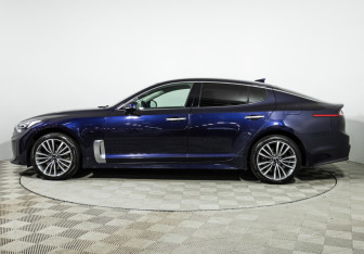 Подержанный автомобиль Kia Stinger 2019 года (8 фото)