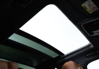 Подержанный автомобиль Land Rover Range Rover 2013 года (23 фото)
