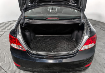 Подержанный автомобиль Hyundai Solaris Sedan 2012 года (18 фото)