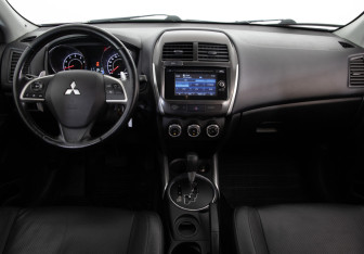 Подержанный автомобиль Mitsubishi ASX 2013 года (9 фото)