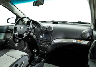 Подержанный автомобиль Chevrolet Aveo Hatchback 2008 года (9 фото)