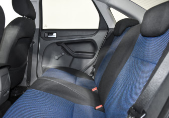 Подержанный автомобиль Ford Focus Sedan 2007 года (12 фото)
