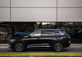 Подержанный автомобиль Geely Monjaro 2025 года (9 фото)