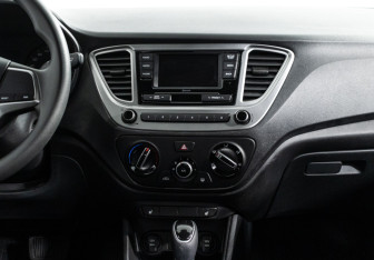 Подержанный автомобиль Hyundai Solaris Sedan 2022 года (14 фото)