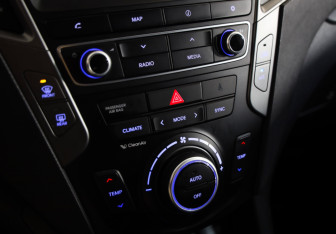 Подержанный автомобиль Hyundai Santa Fe 2015 года (18 фото)