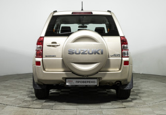 Подержанный автомобиль Suzuki Grand Vitara 2008 года (6 фото)