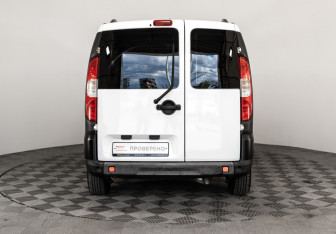 Подержанный автомобиль Fiat Doblo 2012 года (6 фото)