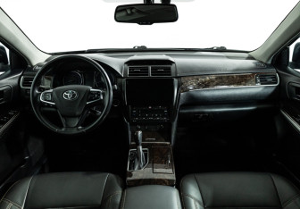 Подержанный автомобиль Toyota Camry Sedan 2018 года (13 фото)