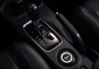 Подержанный автомобиль Mitsubishi Outlander 2012 года (15 фото)