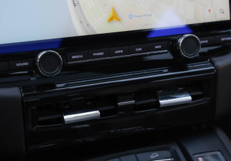 Подержанный автомобиль Porsche Macan 2014 года (22 фото)