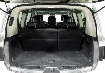 Подержанный автомобиль Infiniti QX80 2018 года (30 фото)