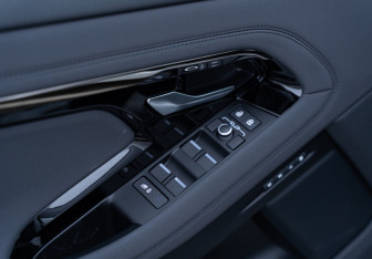 Новый Land Rover Range Rover Evoque 2025 (12 фото)