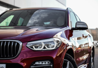Подержанный автомобиль BMW X4 2019 года (2 фото)