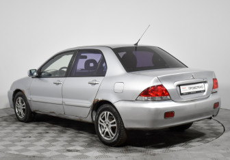 Подержанный автомобиль Mitsubishi Lancer Sedan 2007 года (7 фото)