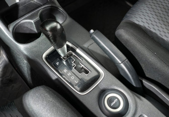 Подержанный автомобиль Mitsubishi Outlander 2013 года (11 фото)