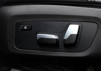 Подержанный автомобиль BMW X4 2018 года (24 фото)