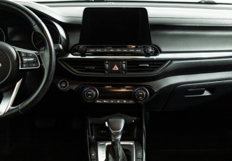 Подержанный автомобиль Kia Cerato Sedan 2019 года (14 фото)