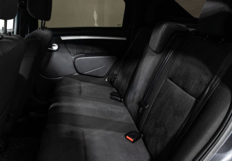 Подержанный автомобиль Renault Logan Sedan 2010 года (10 фото)