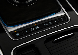 Подержанный автомобиль Jaguar XF Sedan 2016 года (22 фото)