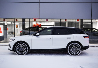 Подержанный автомобиль Voyah Free 2022 года (8 фото)