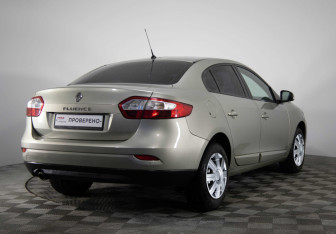 Подержанный автомобиль Renault Fluence 2014 года (5 фото)