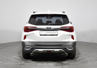 Подержанный автомобиль Kia Seltos 2021 года (6 фото)