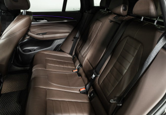 Подержанный автомобиль BMW X3 2020 года (10 фото)