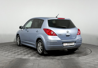 Подержанный автомобиль Nissan Tiida Hatchback 2011 года (7 фото)