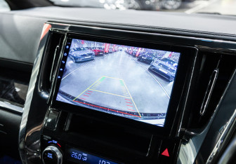 Подержанный автомобиль Toyota Alphard 2018 года (25 фото)