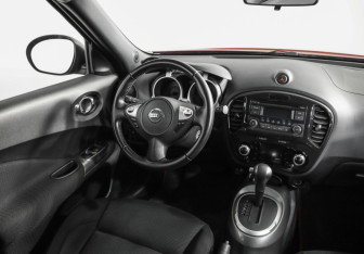 Подержанный автомобиль Nissan Juke 2012 года (9 фото)