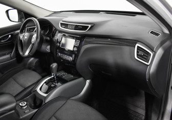 Подержанный автомобиль Nissan X-Trail 2018 года (14 фото)