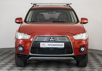 Подержанный автомобиль Mitsubishi Outlander 2011 года (2 фото)