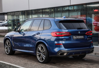 Подержанный автомобиль BMW X5 2019 года (8 фото)