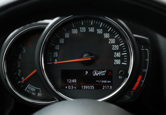 Подержанный автомобиль MINI Countryman 2018 года (13 фото)