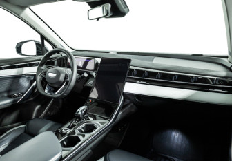 Подержанный автомобиль Geely Atlas 2024 года (9 фото)