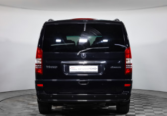 Подержанный автомобиль Mercedes-Benz Viano 2012 года (5 фото)