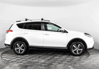 Подержанный автомобиль Nissan Qashqai 2020 года (4 фото)