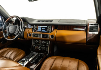 Подержанный автомобиль Land Rover Range Rover 2010 года (10 фото)