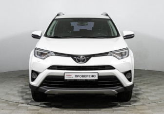Подержанный автомобиль Toyota RAV4 2019 года (2 фото)