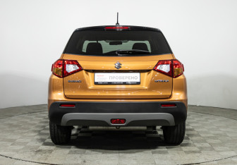 Подержанный автомобиль Suzuki Vitara 2018 года (6 фото)