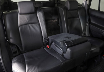 Подержанный автомобиль Toyota Land Cruiser Prado 2014 года (25 фото)